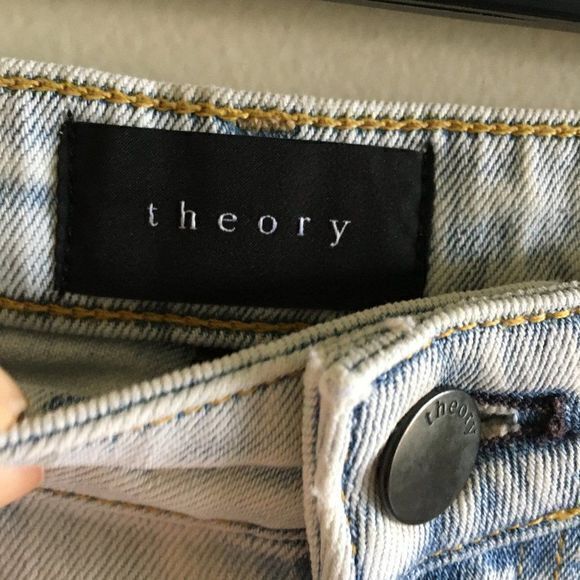 THEORY DENIM SHORTS MID RISE LIGHT WASH SIZE 26‎ - Picture 2 of 8